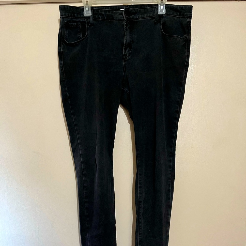 Old Navy Rockstar 24/7 skinny jeans, distressed black, size 16